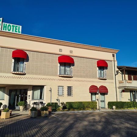 Hotel Lenotel Екстериор снимка