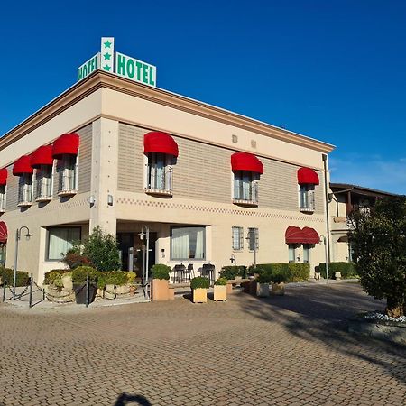 Hotel Lenotel Екстериор снимка