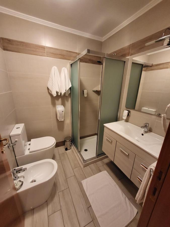 Hotel Lenotel Екстериор снимка