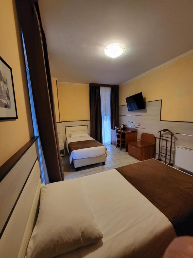 Hotel Lenotel Екстериор снимка