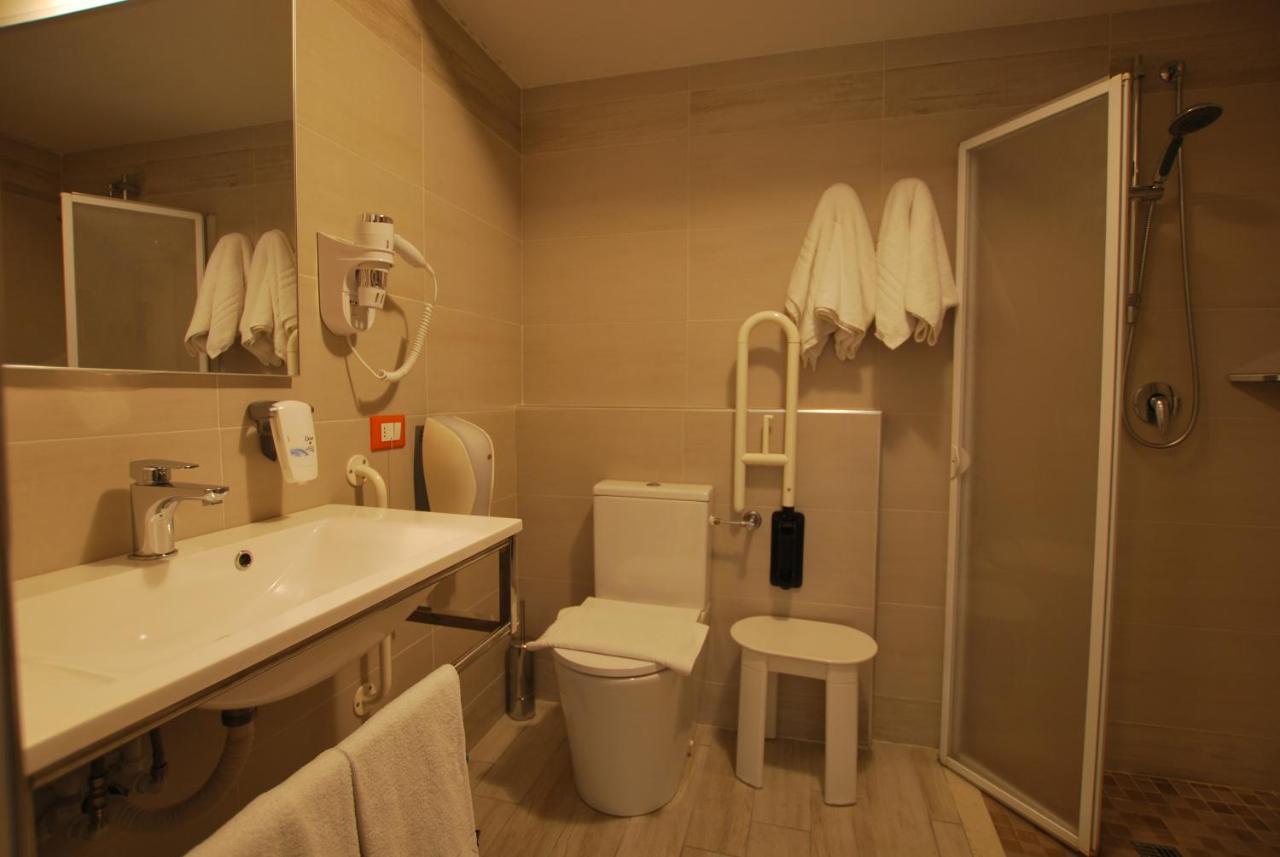 Hotel Lenotel Екстериор снимка
