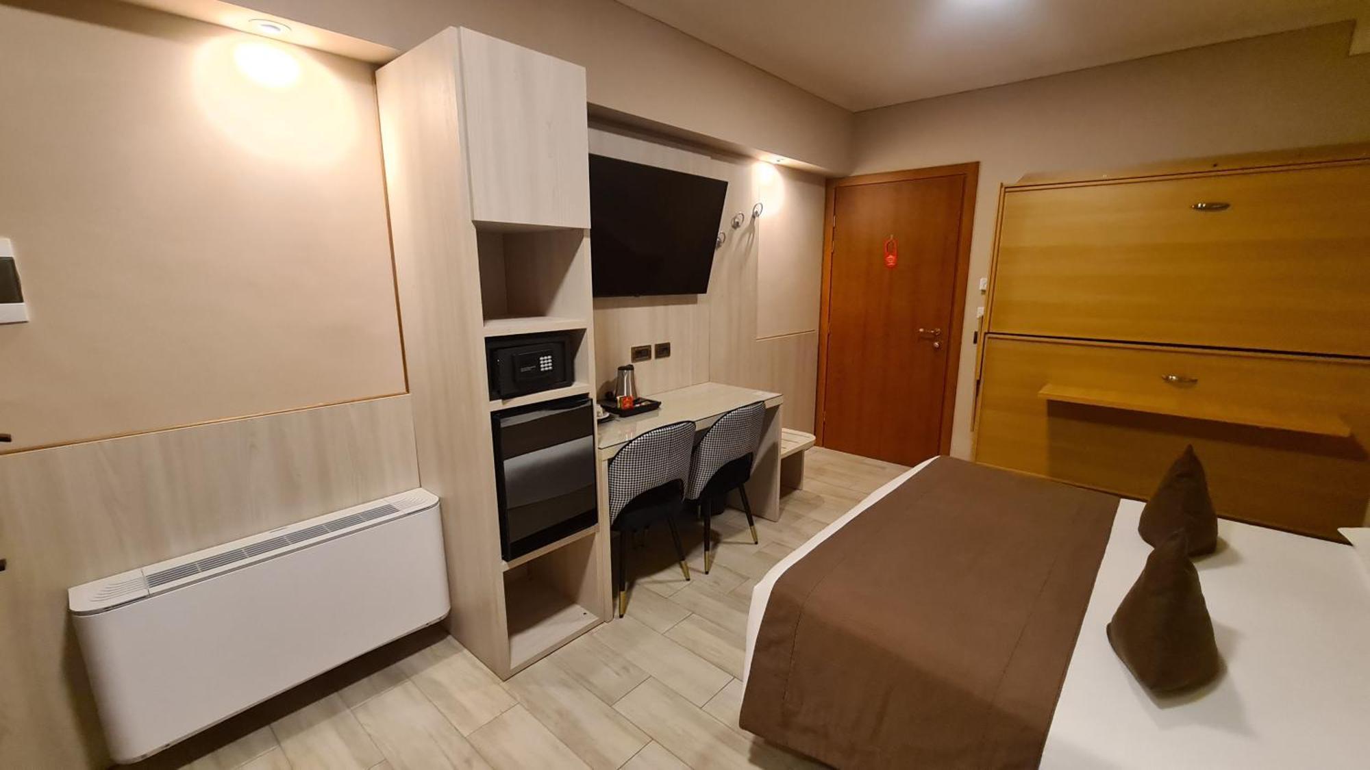 Hotel Lenotel Екстериор снимка
