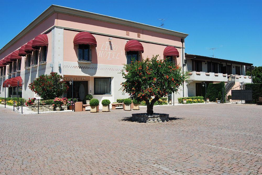 Hotel Lenotel Екстериор снимка